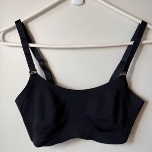Knix seamless Bra adjustable straps and band black Size 4